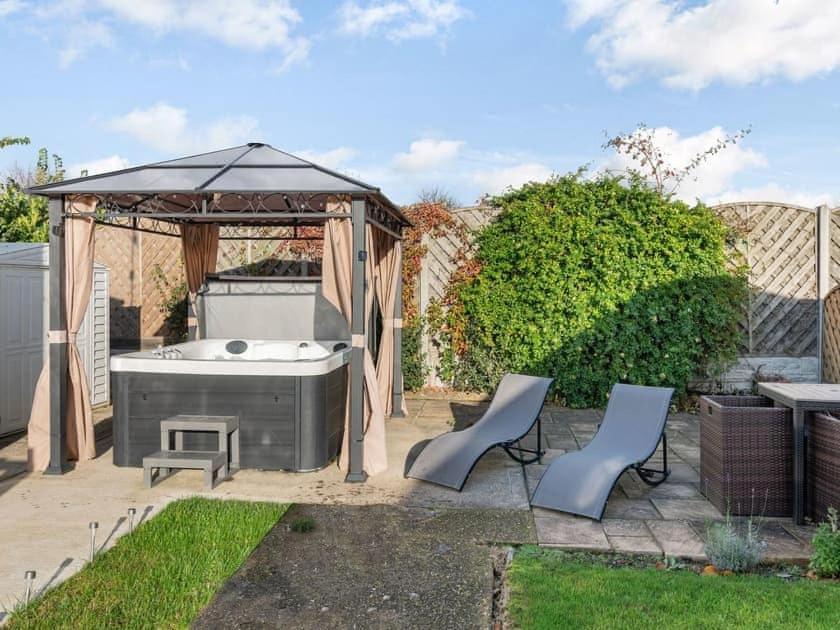 Hot Tub. Countryside. Coast. 5* Haven Leisure Park, East Yorkshire * Patrington