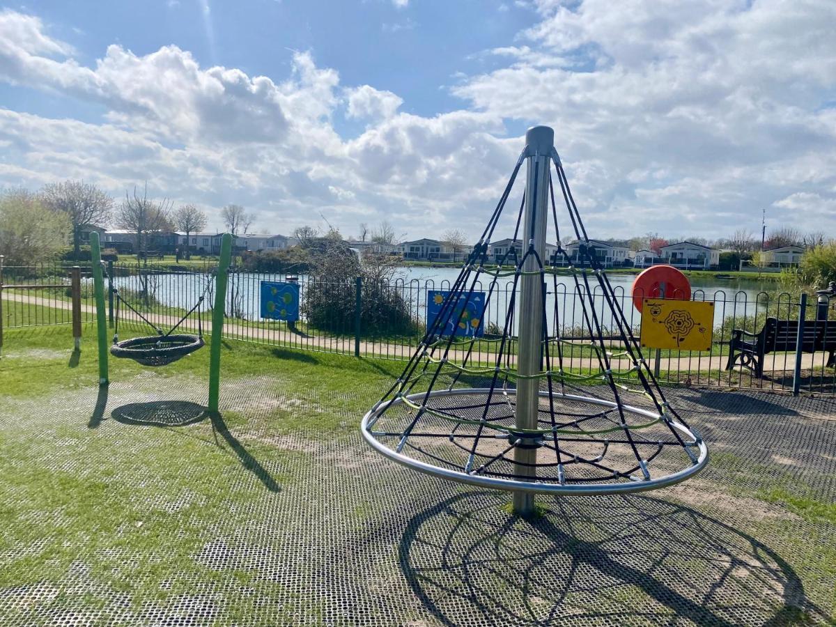 Holiday home Hot Tub. Countryside. Coast. 5* Haven Leisure Park, East Yorkshire *